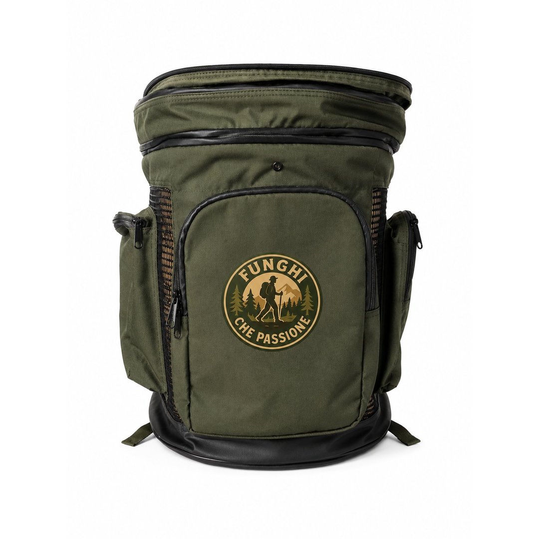 Gerla per funghi 6 kg verde militare Funghi che Passione con logo cercatore, modello compatto con tasche laterali in rete e fondo rinforzato